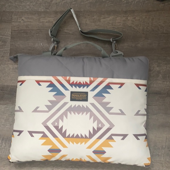 Pendleton Other Pendleton Outdoor Packable Picnic Blanket White